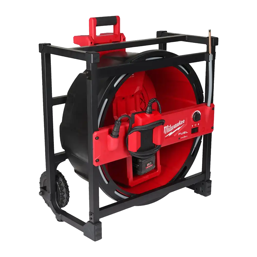 Krachtige Milwaukee M18 ontstoppingsmachine met 8mm nylon gecoate kabel en een werkbereik tot 23 meter.