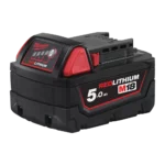 Milwaukee M18 REDLITHIUM accu met ingebouwde brandstofmeter en metalen behuizing.